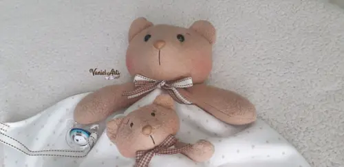Naninha e chocalho Urso