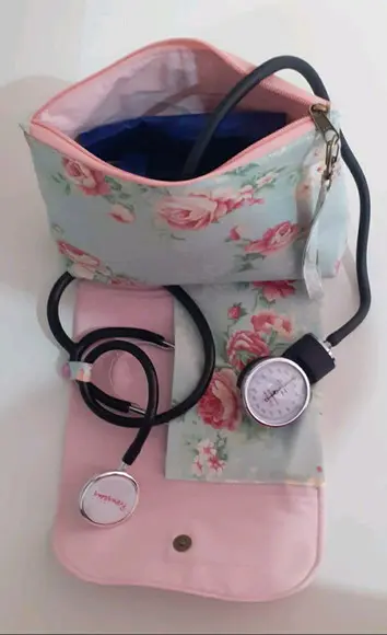 Necessaire porta estetoscópio e aparelho de medir pressão