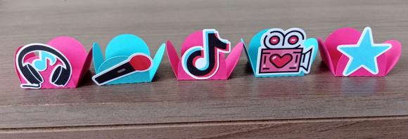 Forminha para doces personalizada - Tiktok