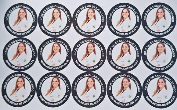 Adesivo para Formatura Medicina - 5x5cm - Kit 100 Unidades