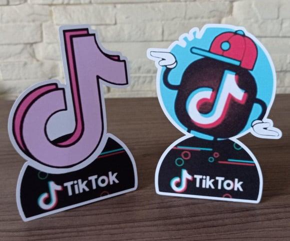Totem de Mesa de Papel Tiktok - 4 Unidades