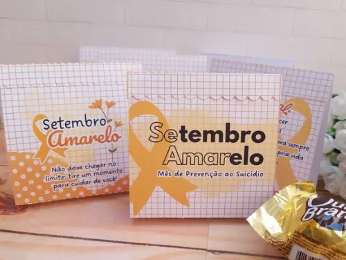 Caixinha com Bombom Setembro Amarelo