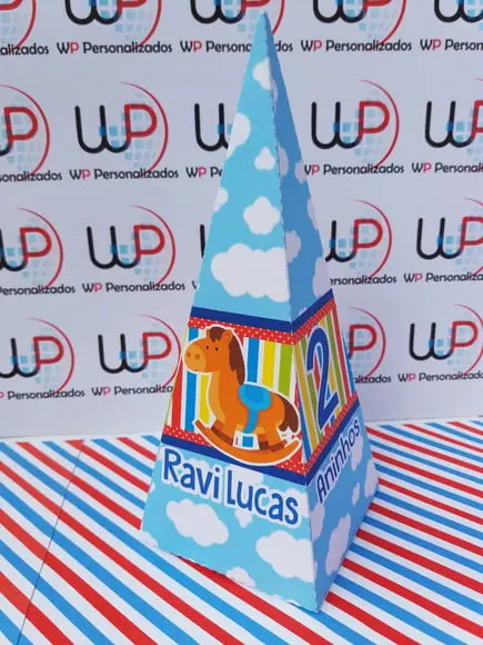 Caixa Pirâmide Brinquedos
