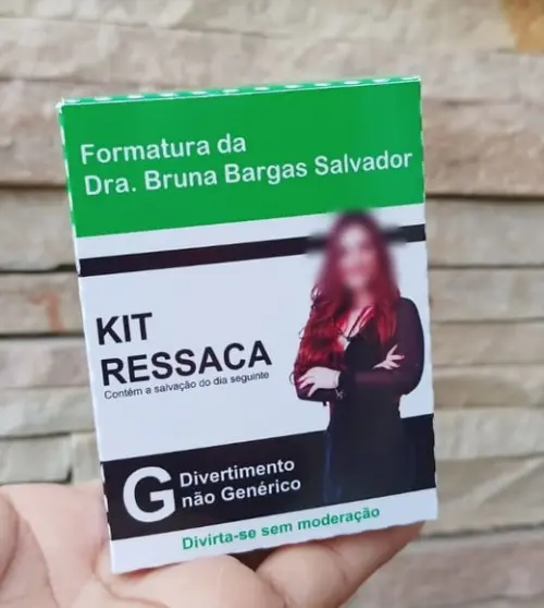 Kit Adesivos + Caixinha Kit Ressaca Formatura