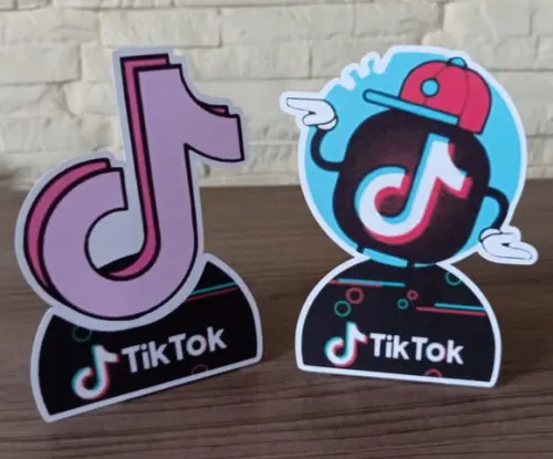 Totem de Mesa de Papel Tiktok - 4 Unidades