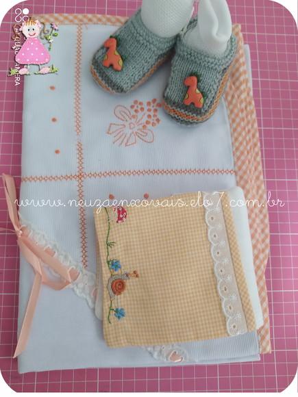 Kit Cueiro, Sapatinho e Fraldinha 001