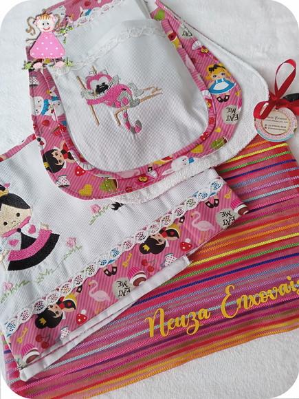 Kit Fraldas e Regurgitador 009 Alice