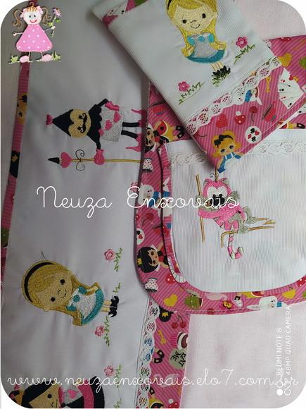 Kit Fraldas e Regurgitador 009 Alice