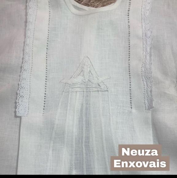 Túnica de Batismo 7dons Bordada em Branco 003( Unisex )