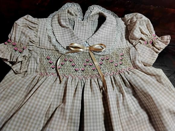 Vestido Xadrez de Nude Casinha de Abelha e Flores 009