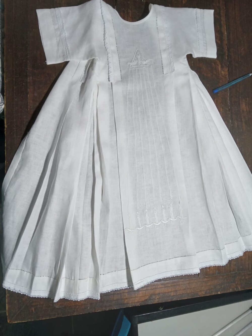 Túnica de Batismo 7dons Bordada em Branco ( Unisex )