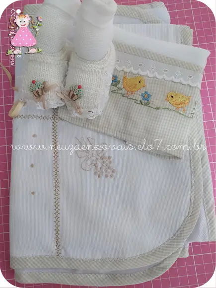 Kit Cueiro, Sapatinho e Fraldinha 004