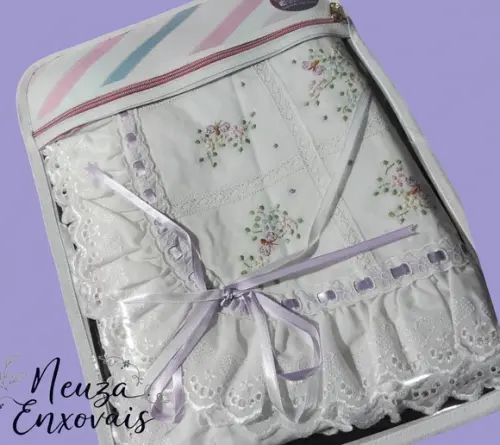 Sugestão Presente Manta Fraldinhas Sapatinhos e Necessaire