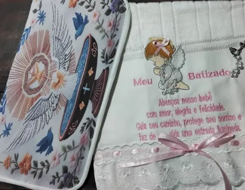 Toalhinha de Mão com Anjinho 025 e Necessaire