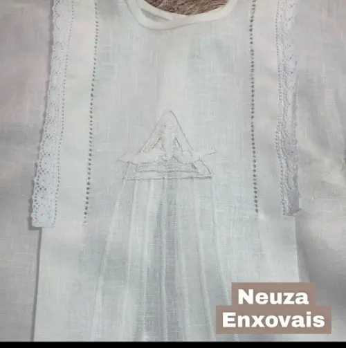 Túnica de Batismo 7dons Bordada em Branco 003( Unisex )