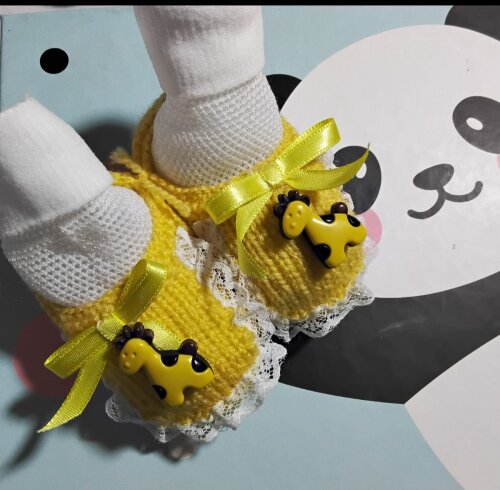 sapatinho de tricô amarelo  020