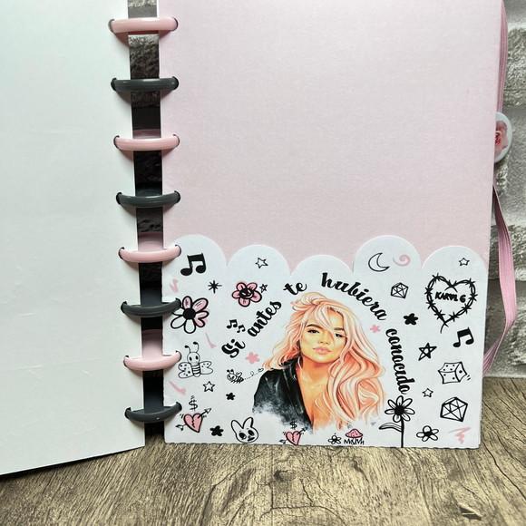 Caderno de Discos Karol G Bichota Season