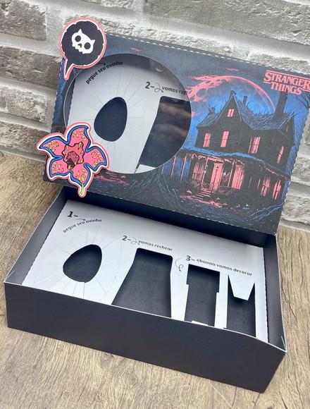 Caixa Kit Mini Confeiteiro Páscoa Stranger Things