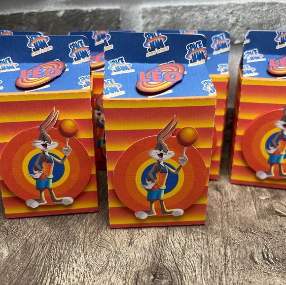 Caixa Milk space Jam