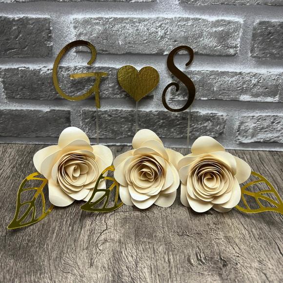 Topo de Bolo Letras Iniciais e Flores