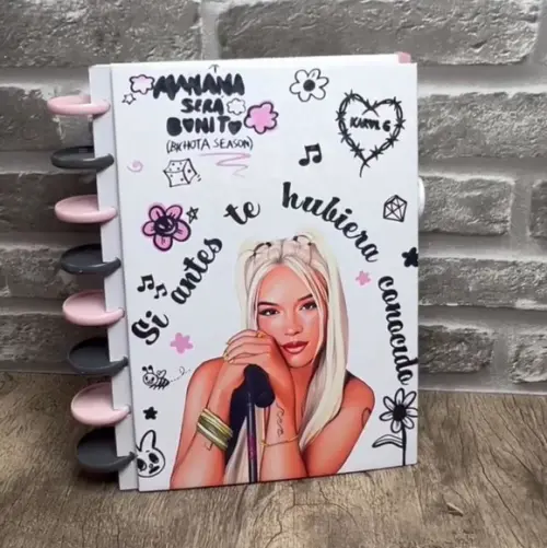 Caderno de Discos Karol G Bichota Season