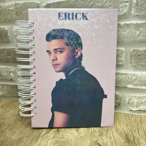 Caderno Erick Brian Colón