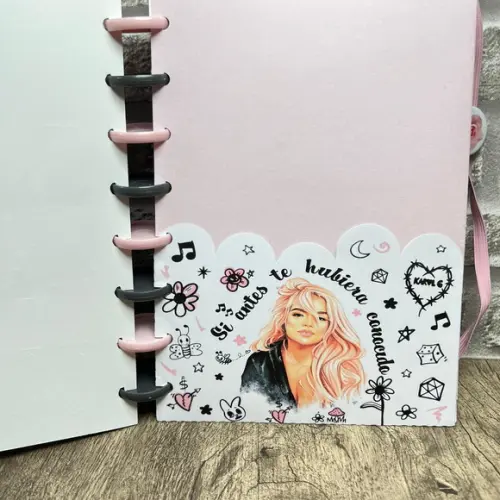 Caderno Inteligente Karol G Bichota Season