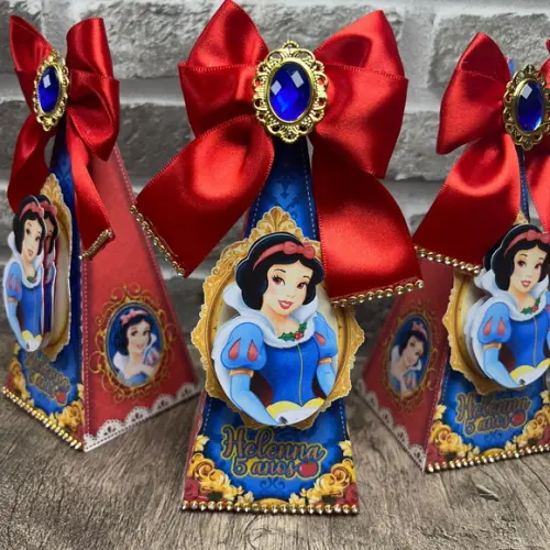Caixa Pirâmide Branca de Neve