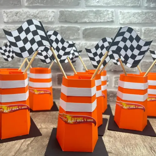 Centro de Mesa Cone Hot Wheels