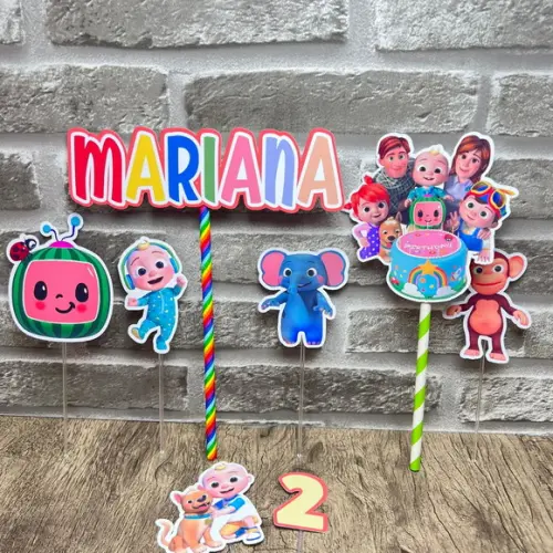 Topo de Bolo Cocomelon Menina