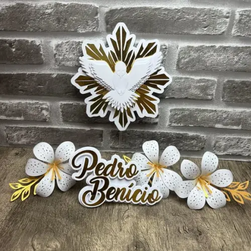 Topo de Bolo Divino Espírito Santo com Lírios