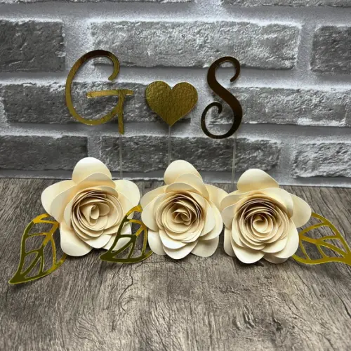 Topo de Bolo Letras Iniciais e Flores