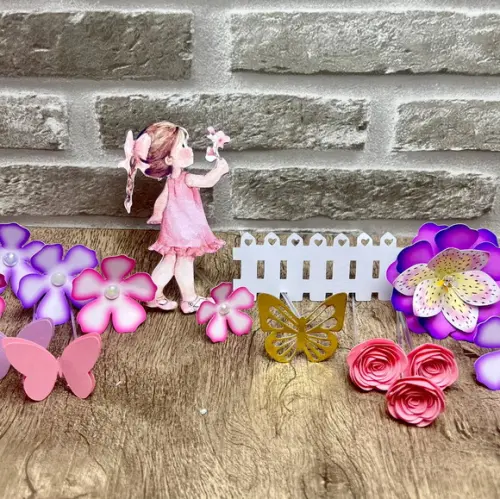 Topo de Bolo Menina Jardim