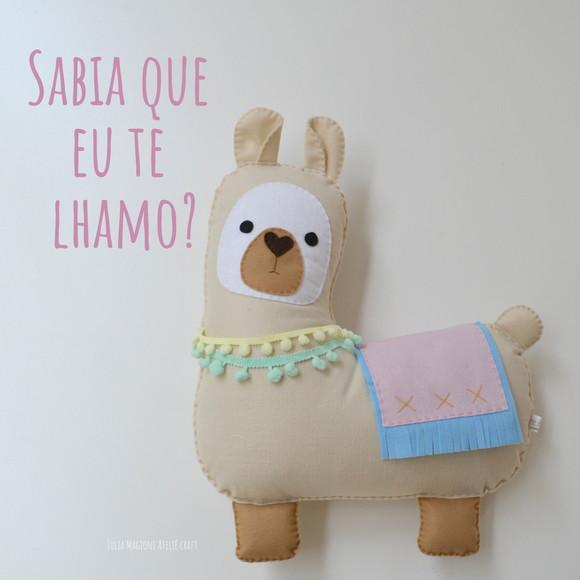Almofada em feltro Lhama