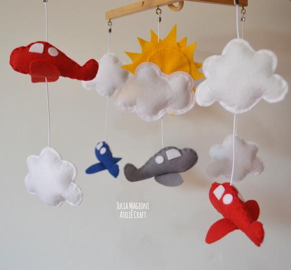 Móbile para berço Aviões e nuvens