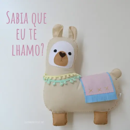 Almofada em feltro Lhama