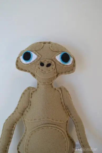 Boneco de Feltro E.t o Extra Terrestre