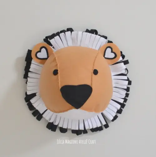 Cabeça de leão com juba preta e branca Falsa Taxidermia