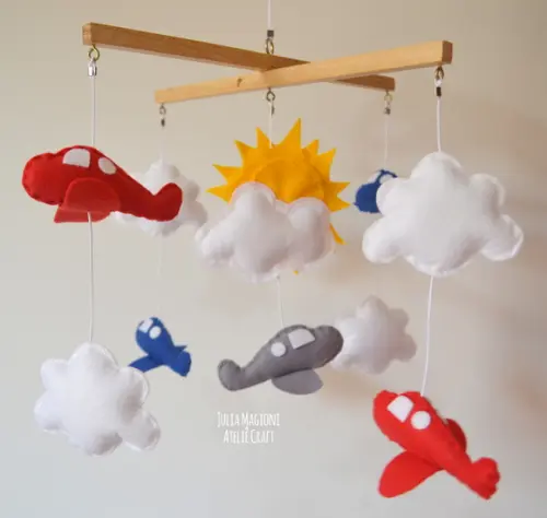 Móbile para berço Aviões e nuvens