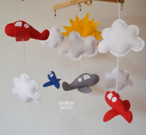 Móbile para berço Aviões e nuvens