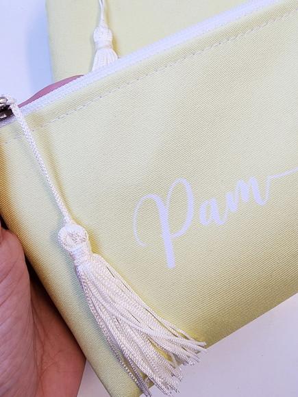 Necessaire Amarela com Pingente