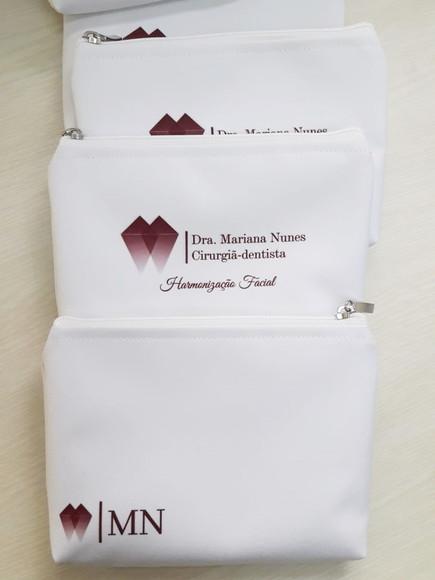 Necessaire com Logo