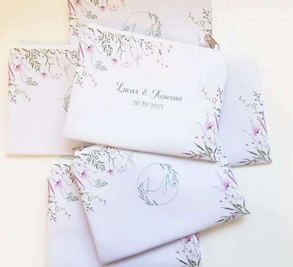 Necessaire Creme com Floral Personalizada