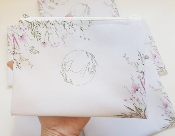 Necessaire Creme com Floral Personalizada