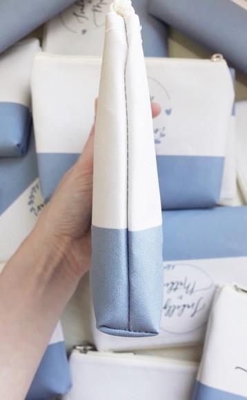 Necessaire Personalizada Azul com Fundo Creme