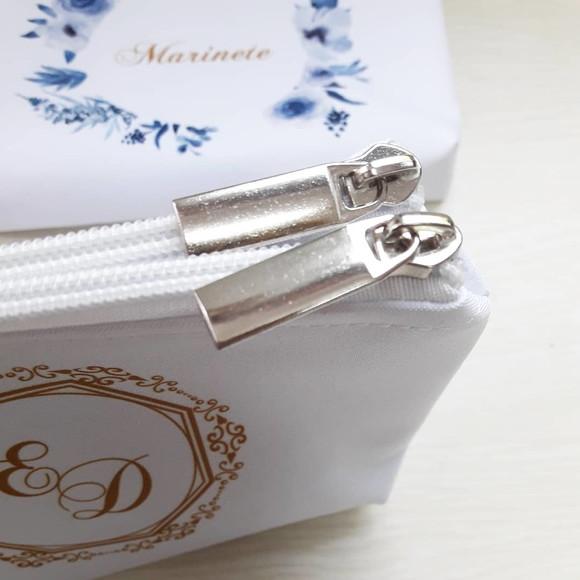 Necessaire Personalizada Azul Serenity Fundo Branco
