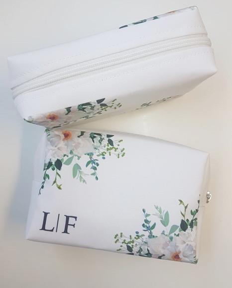 Necessaire Personalizada Floral Branco