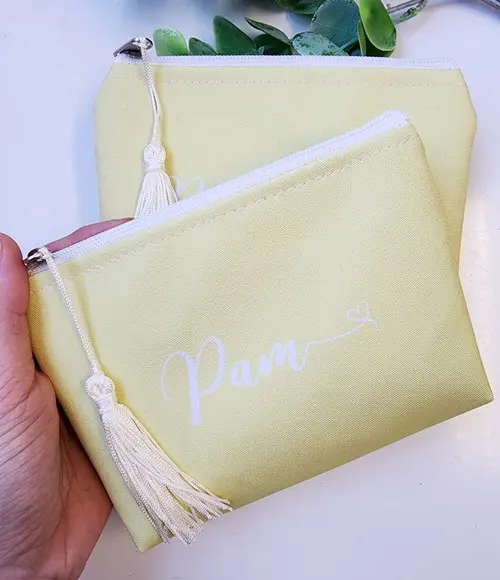Necessaire Amarela com Pingente