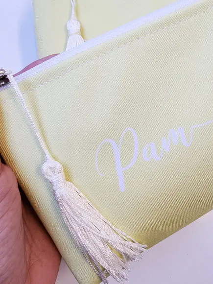 Necessaire Amarela com Pingente