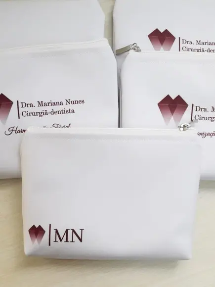 Necessaire com Logo
